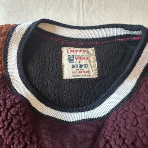 Cozy Burgundy and Green Sherpa Sweatshirt - Picture 3 of 3